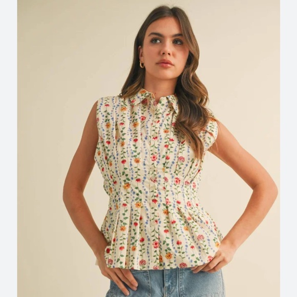 &merci Tops - &merci Sleeveless Cream Floral Button-Front Blouse  Sz L Pleated Peplum Waist